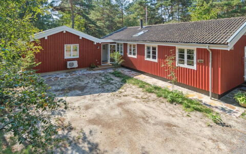 Nayati - 60M from the Sea: Træ, Møbel, Lejlighed, Værelse, Loft, Bejdse, Stol, Hårdttræ, Klarlak, Tømmer