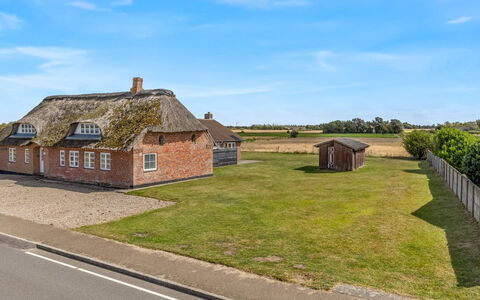 Haralde: Himmel, Tag, Sommerhus, Hus, Hjem, Land Lot, Landdistrikt, Almindeligt, Tækning, Landsby