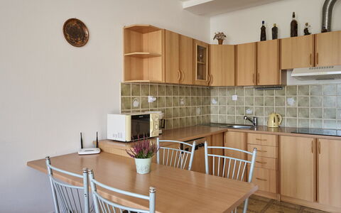 Špičák Ii: Bord, Møbel, Ejendom, Cabinetry, Countertop, Stol, Træ, Indretning, Belysning, Bejdse