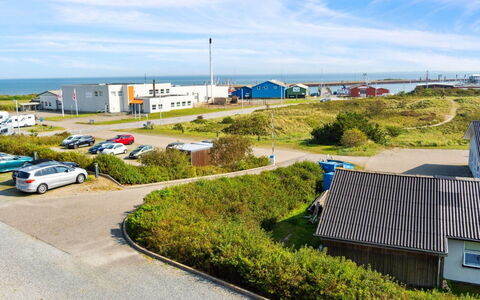Kimi - 100M from the Sea: Bygning, Hus, Vindue, Hjem, Tag, Boligområde, Busk, Sommerhus, Land Lot