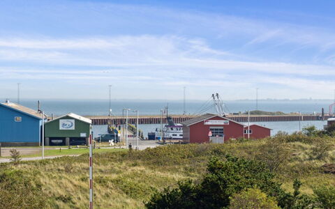 Kimi - 100M from the Sea: 