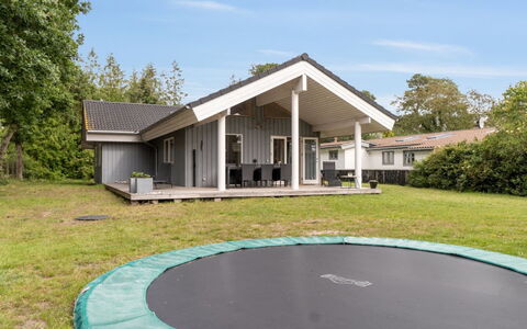 Keijo - 150M from the Sea: Tag, Hjem, Dør, Sommerhus, Skygge, Sidespor, Gård, Estate, Backyard