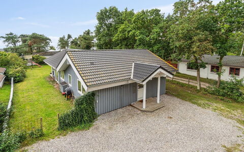 Keijo - 150M from the Sea: Tag, Hjem, Dør, Sommerhus, Skygge, Sidespor, Gård, Estate, Backyard