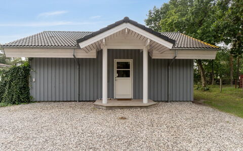 Keijo - 150M from the Sea: Tag, Hjem, Dør, Sommerhus, Skygge, Sidespor, Gård, Estate, Backyard