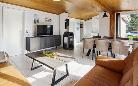Nalin - 500M from the Sea: Møbel, Indretning, Gulvbelægning, Etage, Couch, Træ, Loft, Værelse, Stue, Bord