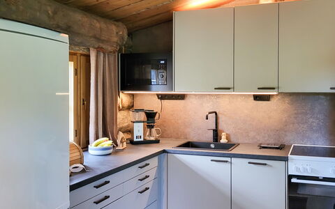 Kelokoto: Køkken, Countertop, Møbel, Køkken Apparat, Indretning, Køkkenvask, Cabinetry, Træ, Større Bandage, Sanitærarmatur