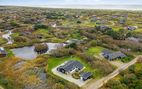 Eloise - 400M from the Sea: Sommerhus, Skur, Hytte, Stuehus, Prærie, Hytte, Lade, Bjælkehytte, Garden Bygninger