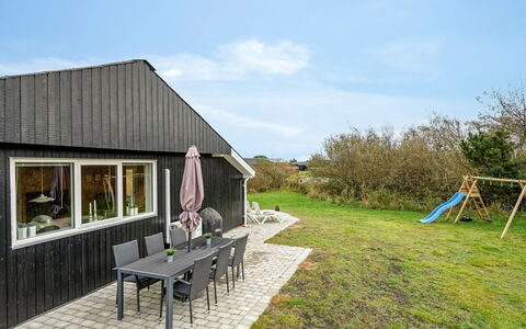 Eloise - 400M from the Sea: Sommerhus, Skur, Hytte, Stuehus, Prærie, Hytte, Lade, Bjælkehytte, Garden Bygninger