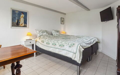 Arnora - 48Km from the Sea: Seng, Soveværelse, Møbel, Sengetøj, Indretning, Etage, Sengetøj, Loft, Værelse, Bed Frame