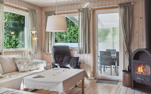 Viljo - 30Km from the Sea: Svømmepøl, Ferieby