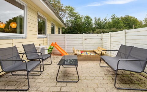Viljo - 30Km from the Sea: Svømmepøl, Ferieby