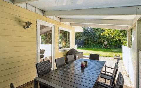 Viljo - 30Km from the Sea: Træ, Møbel, Veranda, Loft, Indretning, Dør, Etage, Gulvbelægning, Hjem, Skygge