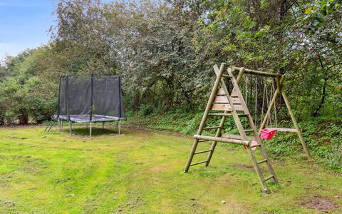 Viljo - 30Km from the Sea: Land Lot, Legepladsudstyr, Have, Lawn, Skygge, Parkere, Svinge, Woodland, Backyard