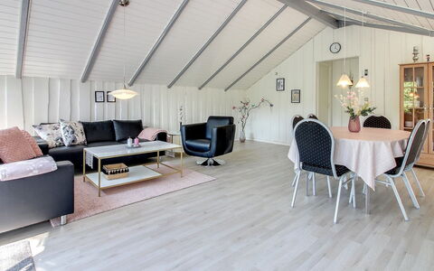 Arnsten: Træ, Gulvbelægning, Loft, Indretning, Trægulve, Etage, Møbel, Hjem, Stue, Laminat Gulv