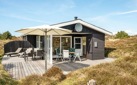 Nashota - 700M from the Sea: Tag, Hus, Hjem, Sommerhus, Dør, Sidespor, Dæk, Veranda, Planke, Hårdttræ