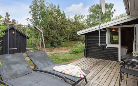 Florense - 2.5Km from the Sea: Træ, Møbel, Veranda, Hårdttræ, Hjem, Dæk, Planke, Sommerhus, Trægulve, Udendørs Møbler