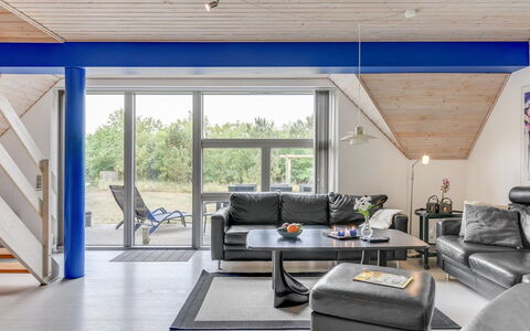 Tabithe - 2.2Km from the Sea: Møbel, Indretning, Stol, Gulvbelægning, Bord, Udvej, Etage, Loft, Værelse, Eco Hotel