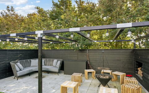 Tinella - 250M to the Fjord: Skygge, Metal, Have, Design, Planke, Pergola, Udendørs Møbler, Backyard, Gårdsplads