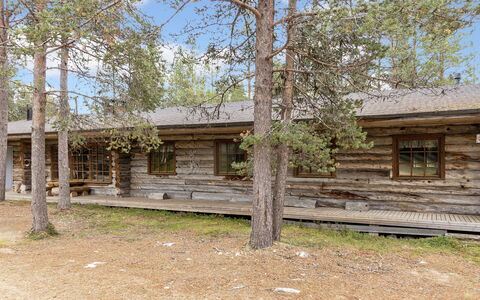 Raahenmaja: Træ, Sommerhus, Hjem, Bjælkehytte, Tømmer, Sidespor, Hårdttræ, Naturmateriale, Garden Bygninger, Hytte