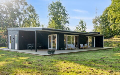 Uma - 1.5Km from the Sea: Tag, Hjem, Dør, Sommerhus, Skygge, Sidespor, Gård, Estate, Backyard