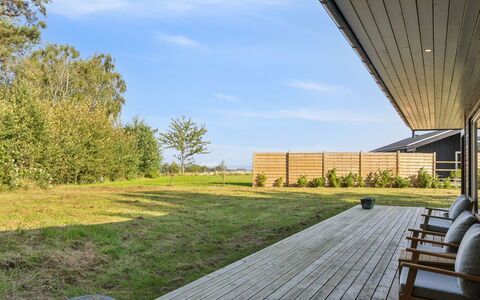 Uma - 1.5Km from the Sea: Tag, Hjem, Dør, Sommerhus, Skygge, Sidespor, Gård, Estate, Backyard