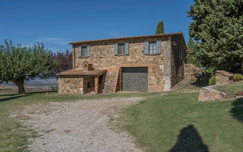 Orcia Panoramic View With Pool: Himmel, Plante, Bygning, Ejendom, Vindue, Træ, Land Lot, Sommerhus, Naturlige Landskab, Hus