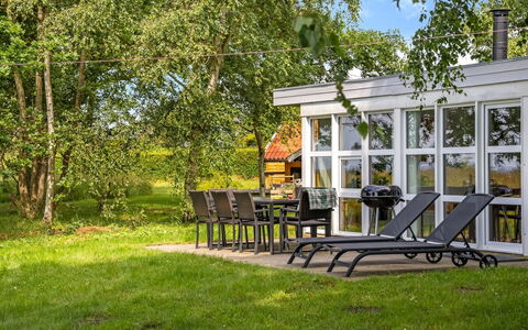 Thara - 100M from the Sea: Møbel, Græs, Stol, Udendørs Møbler, Bord, Have, Land Lot, Bunddække, Skygge, Lawn