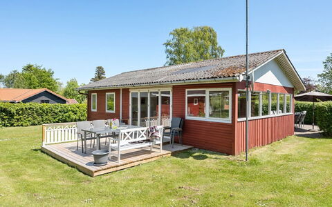 Momo - 570M from the Sea: Loft, Gulvbelægning, Indretning, Etage, Kompositmateriale, Møbel, Udvej, Hotel, Design, Dagslys