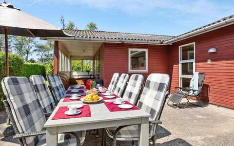 Momo - 570M from the Sea: Loft, Gulvbelægning, Indretning, Etage, Kompositmateriale, Møbel, Udvej, Hotel, Design, Dagslys