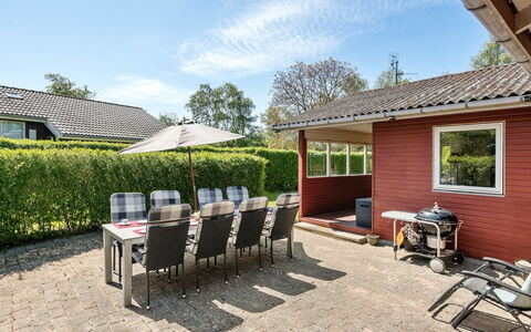 Momo - 570M from the Sea: Loft, Gulvbelægning, Indretning, Etage, Kompositmateriale, Møbel, Udvej, Hotel, Design, Dagslys