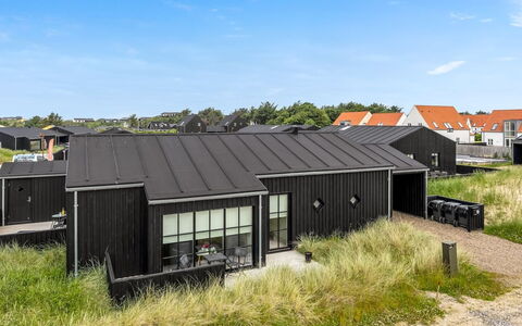 Malomir - 500M from the Sea: Tag, Hjem, Sidespor, Sommerhus, Estate, Gård, Design, Gårdsplads, Garden Bygninger