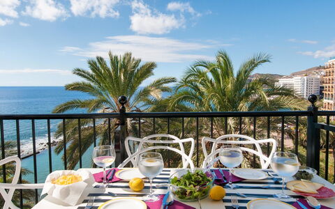 Villa Sun Cay: Møbel, Hav, Udvej, Kyst, Stol, Ocean, Skygge, Eco Hotel, Udendørs Møbler