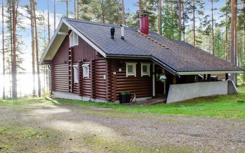 Honkakoli 4: Seng, Møbel, Soveværelse, Indretning, Sengetøj, Sengetøj, Gulvbelægning, Træ, Etage, Værelse