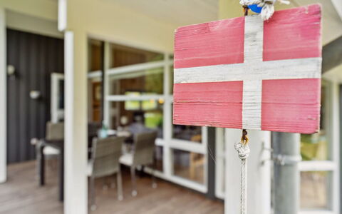 Sigbritt - 2.6Km from the Sea: Svømmepøl, Udendørs Møbler, Møbel, Udvej, Flise, Eco Hotel, Skygge, Stol, Fritid, Estate