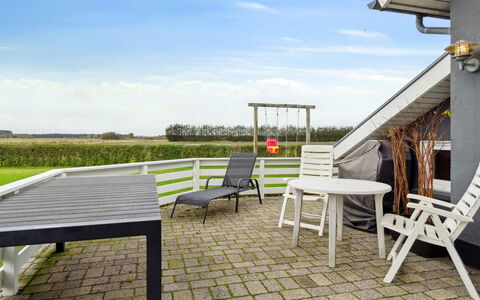 Thrugels - 600M from the Sea: Loft, Gulvbelægning, Indretning, Etage, Kompositmateriale, Møbel, Udvej, Hotel, Design, Dagslys