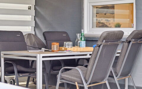 Thrugels - 600M from the Sea: Loft, Gulvbelægning, Indretning, Etage, Kompositmateriale, Møbel, Udvej, Hotel, Design, Dagslys