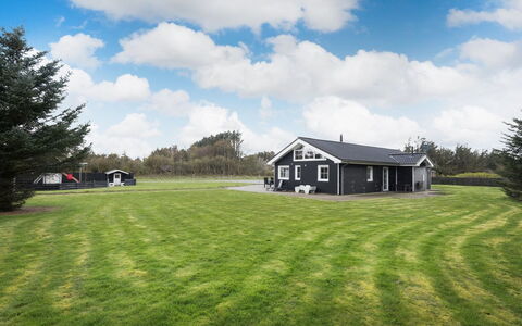 Erene - 850M from the Sea: Loft, Gulvbelægning, Indretning, Etage, Kompositmateriale, Møbel, Udvej, Hotel, Design, Dagslys