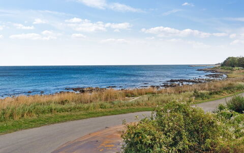 Caisa - 75M from the Sea: Møbel, Indretning, Stol, Gulvbelægning, Bord, Udvej, Etage, Loft, Værelse, Eco Hotel
