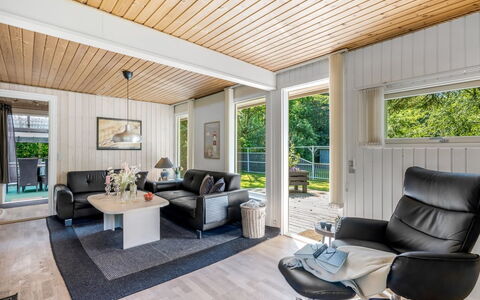 Meo - 30Km from the Sea: Tag, Hus, Hjem, Sommerhus, Dør, Sidespor, Dæk, Veranda, Planke, Hårdttræ