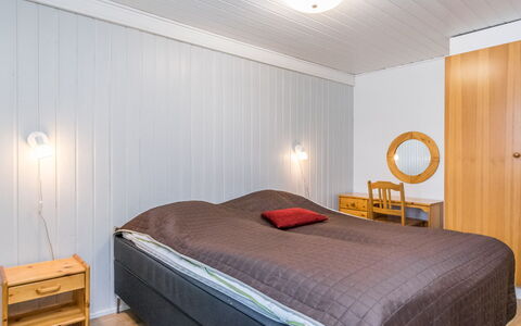 Saarihely a 5: Træ, Sommerhus, Bjælkehytte, Skov, Skur, Garden Bygninger, Lærk, Woodland, Bejdse