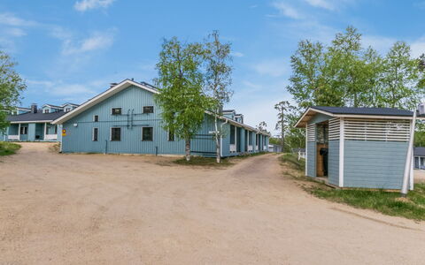 Saarihely A1: Træ, Sommerhus, Bjælkehytte, Skov, Skur, Garden Bygninger, Lærk, Woodland, Bejdse