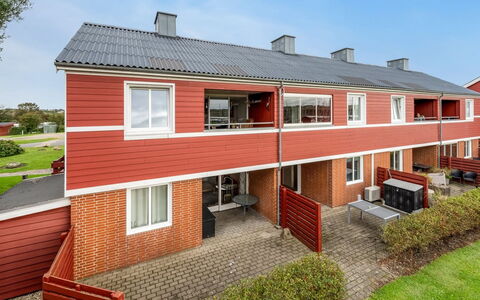 Alvy - 100M to the Fjord: Loft, Gulvbelægning, Indretning, Etage, Kompositmateriale, Møbel, Udvej, Hotel, Design, Dagslys