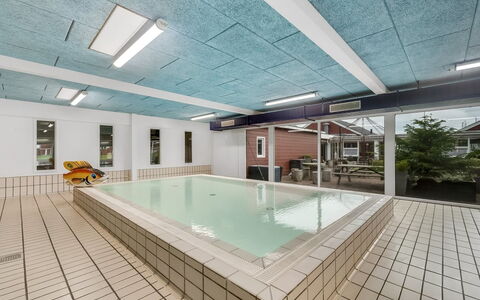 Alvy - 100M to the Fjord: Loft, Gulvbelægning, Indretning, Etage, Kompositmateriale, Møbel, Udvej, Hotel, Design, Dagslys