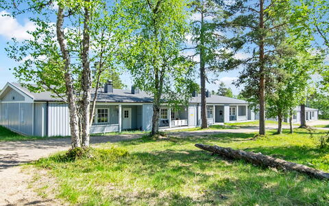Saariseläntie 8 D 5: Vandvej, Bank, Vandløb, Sø, Sommerhus, Skov, Kanal, Reservoir, Bjælkehytte
