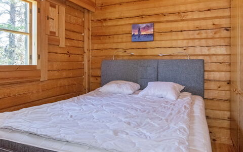 Vuonelo 8 a 2: Træ, Gulvbelægning, Etage, Hårdttræ, Soveværelse, Bejdse, Planke, Bjælkehytte, Bed Frame, Seng