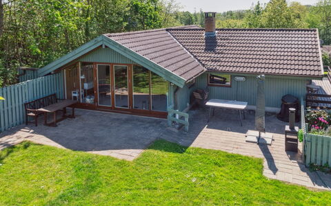 Eyer - 20M from the Sea: Svømmepøl, Udendørs Møbler, Møbel, Udvej, Flise, Eco Hotel, Skygge, Stol, Fritid, Estate
