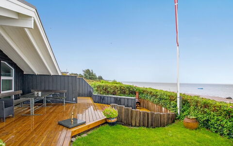 Holmwith - 50M from the Sea