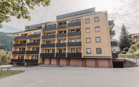 Smilla: Bygning, Ejendom, Himmel, Sky, Plante, Vindue, Træ, Urban Design, Ejerlejlighed, Højhus