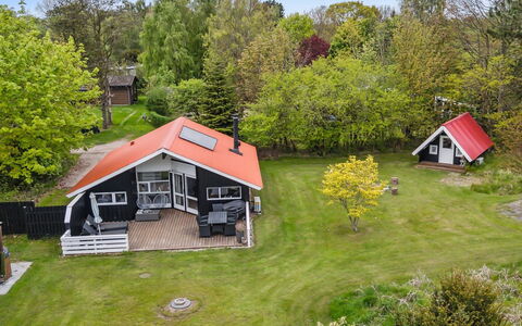 Myra - 425M from the Sea: Bygning, Hus, Vindue, Hjem, Tag, Boligområde, Busk, Sommerhus, Land Lot