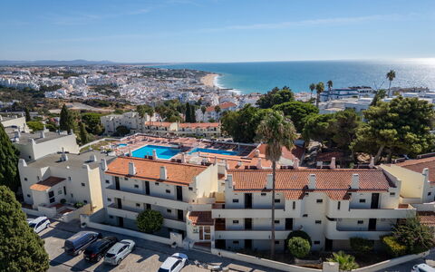 La Perle D'Albufeira: Svømmepøl, Ferieby, Udvej, Hotel, Badeby